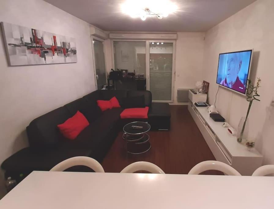 Joli Appartement Avec Jardin Et 2 Parkings Prives Argenteuil Zewnętrze zdjęcie