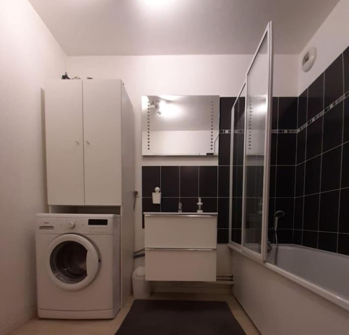 Joli Appartement Avec Jardin Et 2 Parkings Prives Argenteuil Zewnętrze zdjęcie